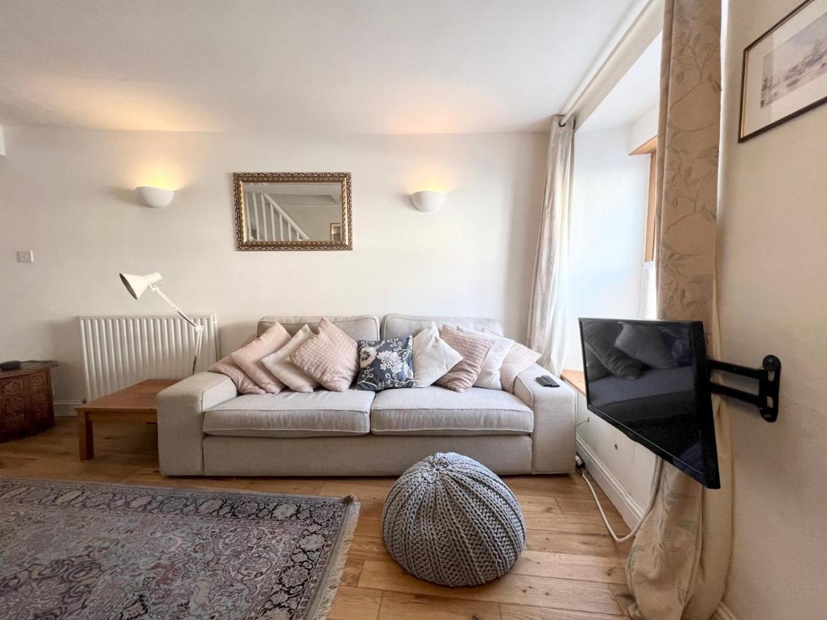 Pass The Keys 64 Church Street Characterful 2-Bed Cottage In The Heart Of Town Kingsbridge  Bagian luar foto