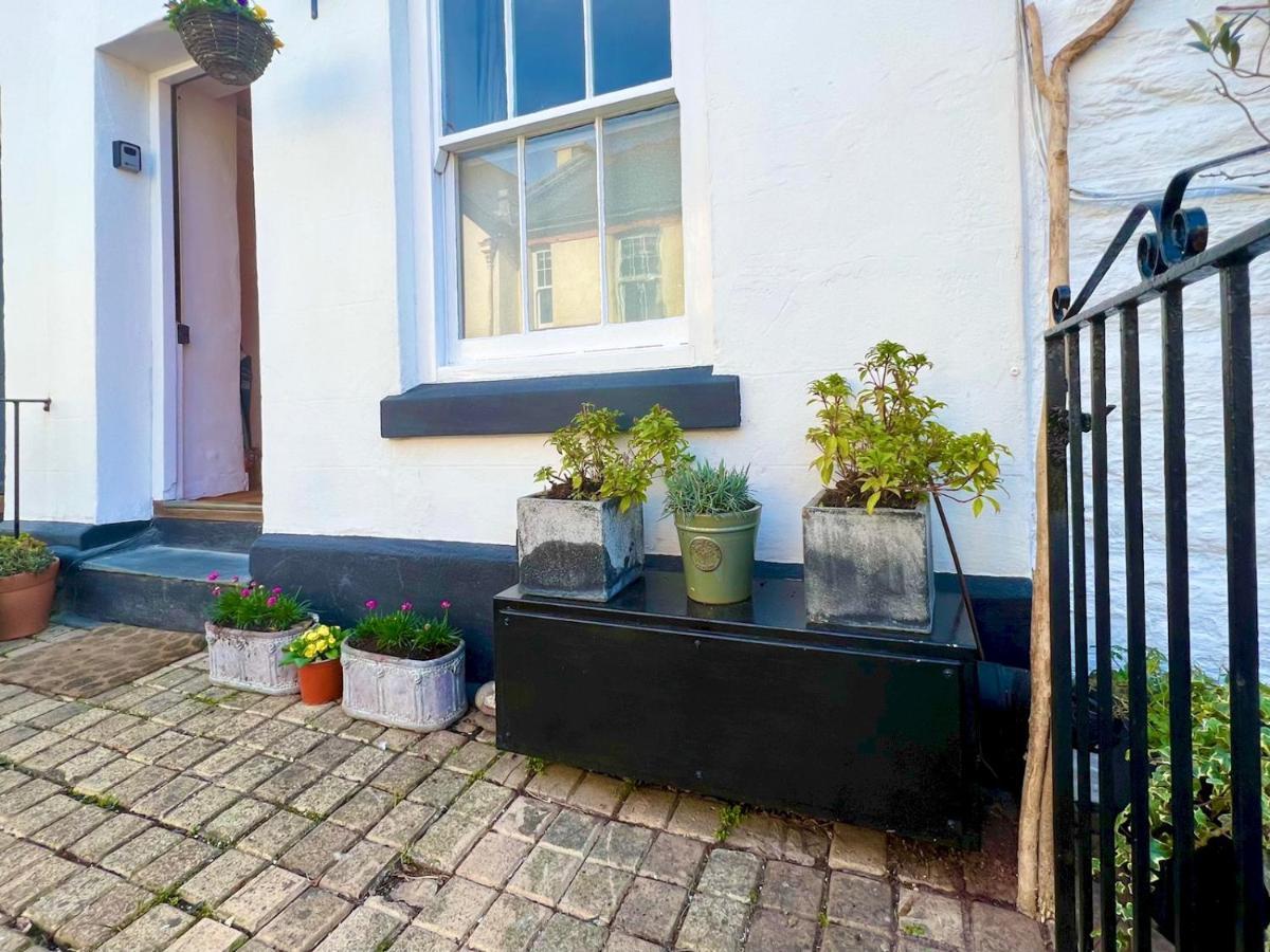 Pass The Keys 64 Church Street Characterful 2-Bed Cottage In The Heart Of Town Kingsbridge  Bagian luar foto