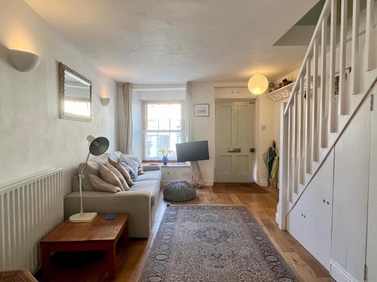Pass The Keys 64 Church Street Characterful 2-Bed Cottage In The Heart Of Town Kingsbridge  Bagian luar foto