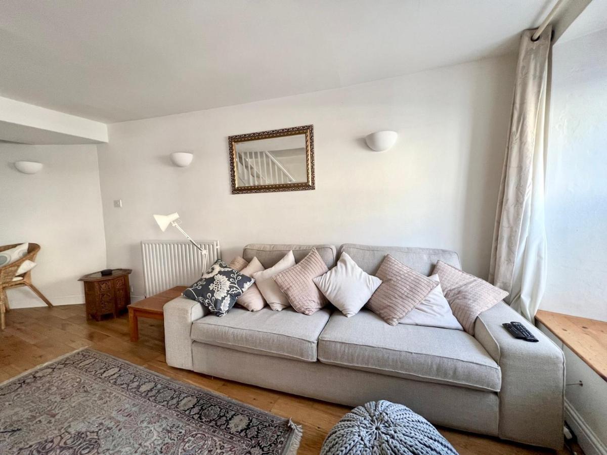 Pass The Keys 64 Church Street Characterful 2-Bed Cottage In The Heart Of Town Kingsbridge  Bagian luar foto